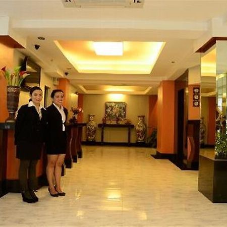 Silver Oaks Suites & Hotel Манила Екстериор снимка