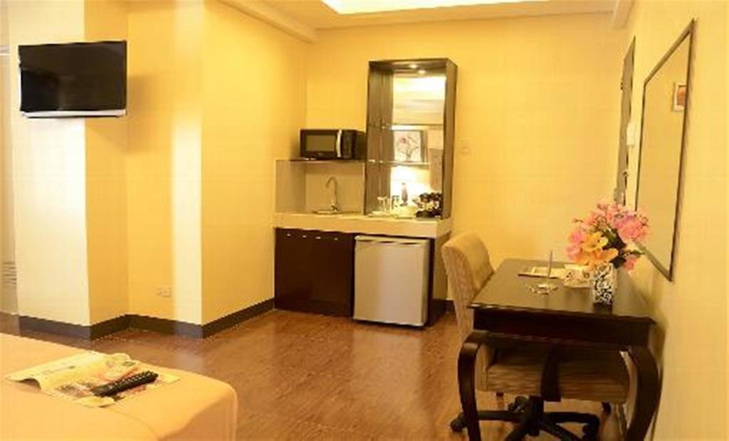 Silver Oaks Suites & Hotel Манила Екстериор снимка