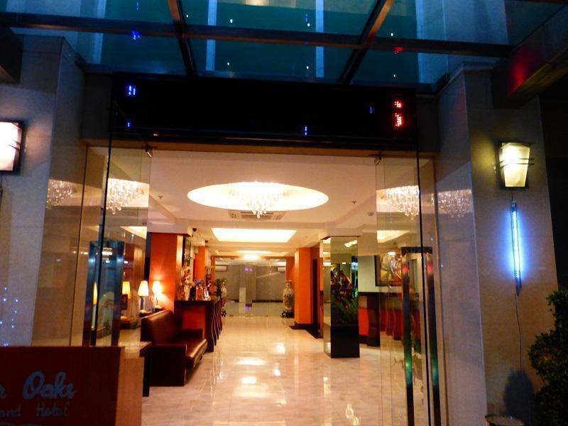 Silver Oaks Suites & Hotel Манила Екстериор снимка