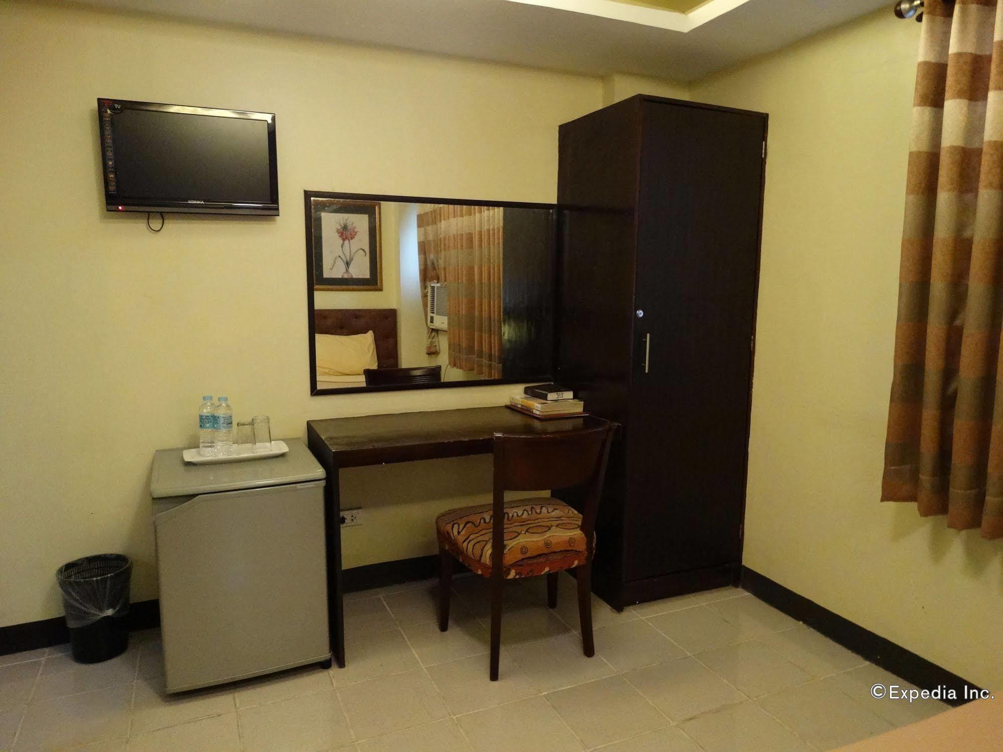 Silver Oaks Suites & Hotel Манила Екстериор снимка