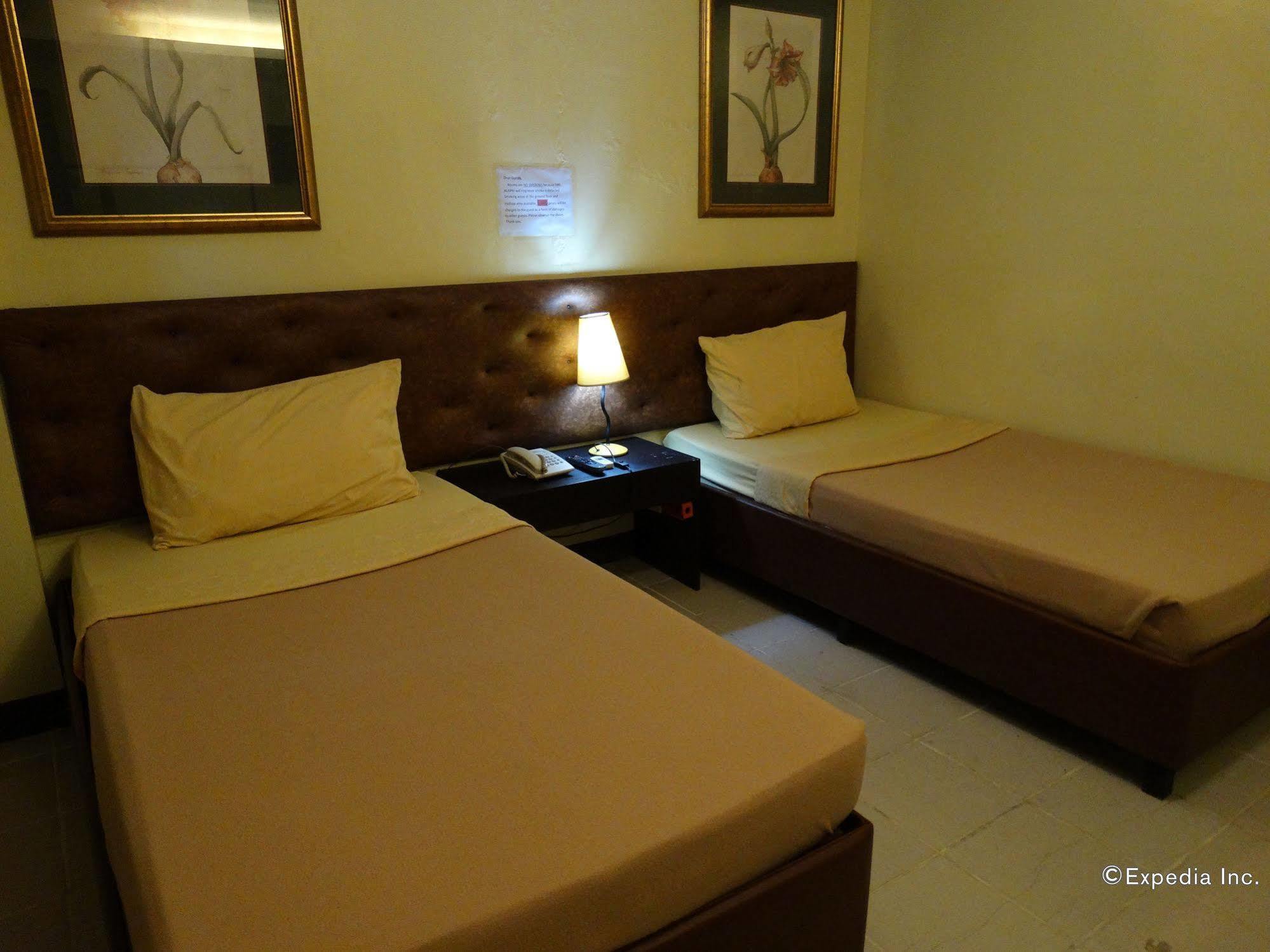 Silver Oaks Suites & Hotel Манила Екстериор снимка