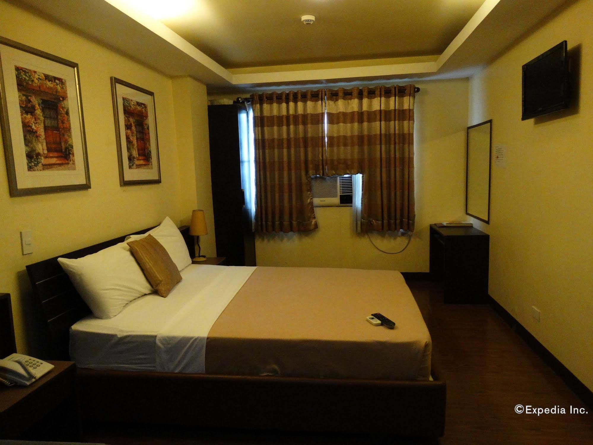 Silver Oaks Suites & Hotel Манила Екстериор снимка