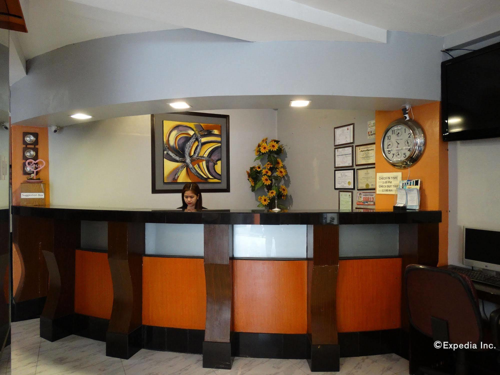 Silver Oaks Suites & Hotel Манила Екстериор снимка
