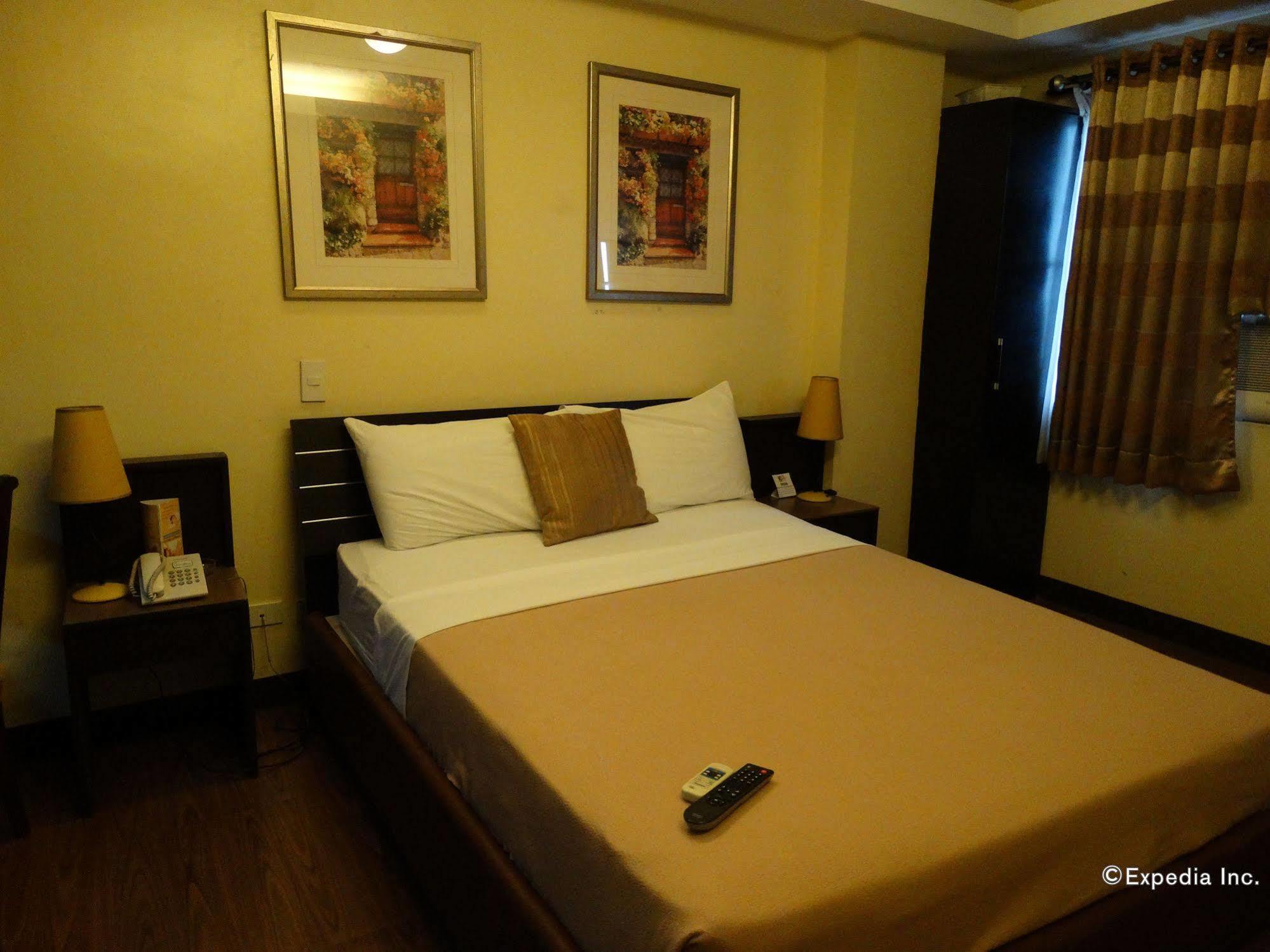 Silver Oaks Suites & Hotel Манила Екстериор снимка