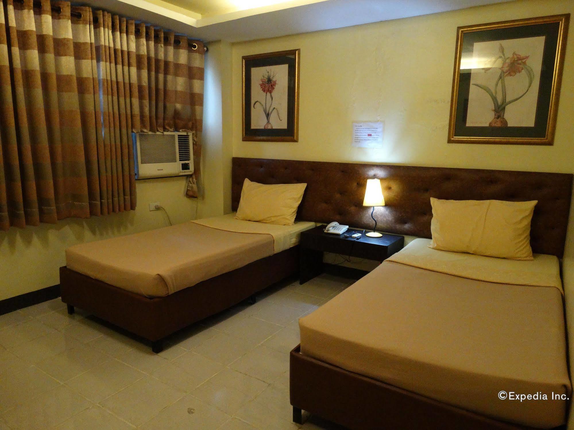 Silver Oaks Suites & Hotel Манила Екстериор снимка