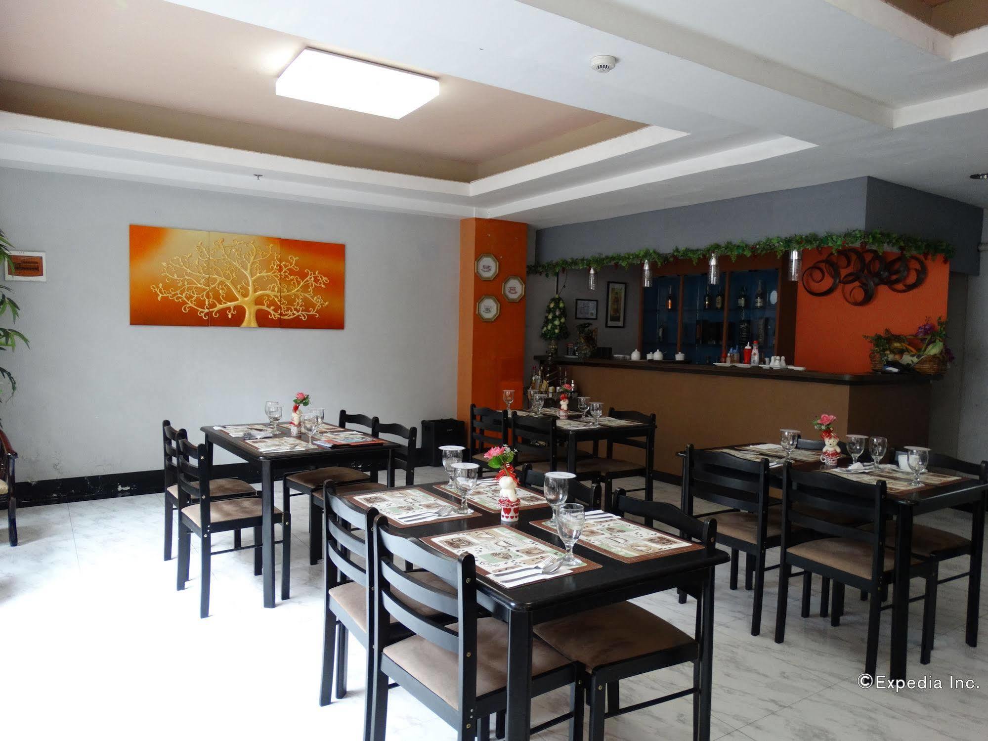 Silver Oaks Suites & Hotel Манила Екстериор снимка