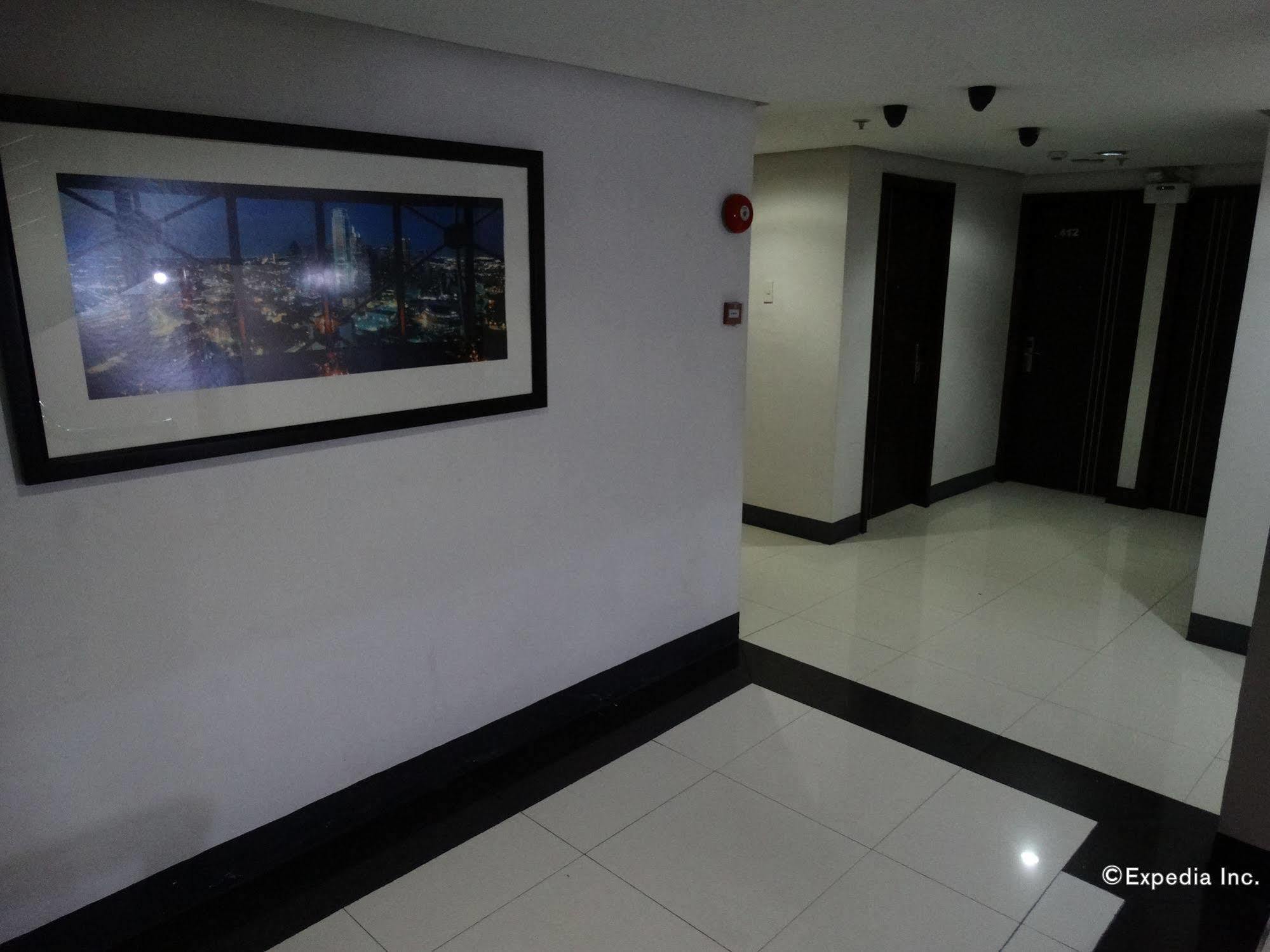 Silver Oaks Suites & Hotel Манила Екстериор снимка